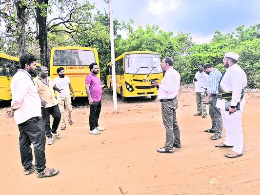 స్పెషల్ సర్వీస్లు నిరంతరం నడిపించాలి