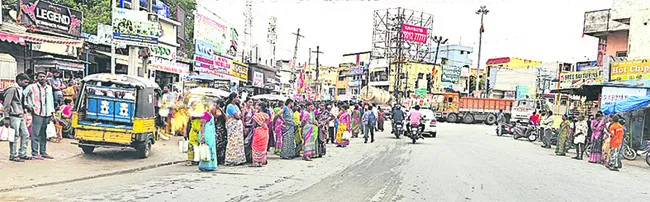 ట్రాఫిక్ సమస్య తీరేదెన్నడు?