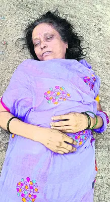 చెరువులోకి దూకి మహిళ ఆత్మహత్య