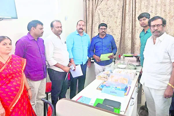 జ్యూయలరీ షాపుల్లో తనిఖీలు