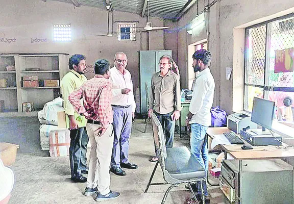 ఆర్టీసీ కాంప్లెక్స్లో తనిఖీలు