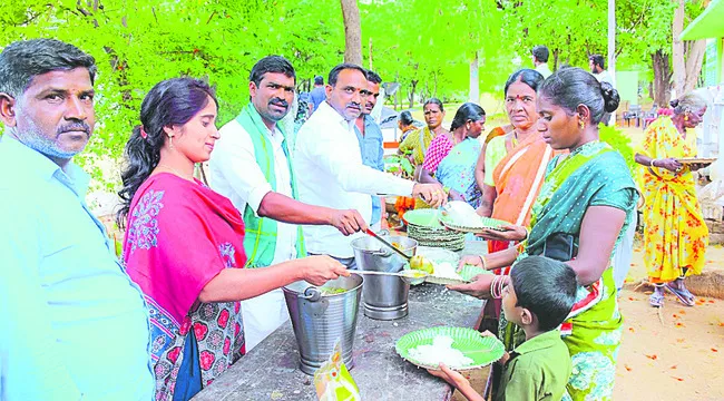 సకాలంలో ధాన్యం కొంటున్నాం..