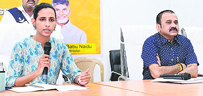 లబ్ధిదారులతో మర్యాదగా వ్యవహరించాలి