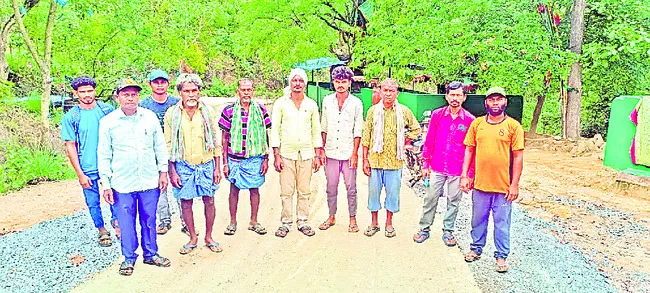 పోచాపూర్ రోడ్డు విస్తరించాలి