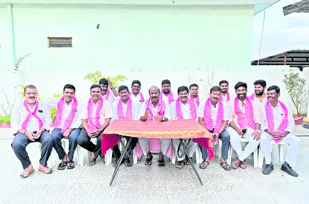 రాజకీయ కక్షతోనే కేసీఆర్కు నోటీసులు