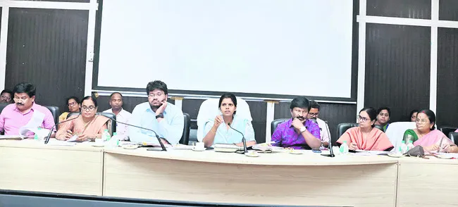 గర్భిణులకు అవగాహన కల్పించాలి