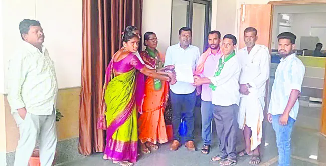భూముల వ్యవహారం తేల్చాలి
