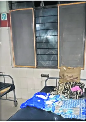 జీజీహెచ్‌లో పెచ్చులూడిన సీలింగ్‌