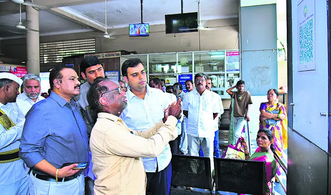 ప్రయాణికులకు మెరుగైన సౌకర్యాలు కల్పించాలి