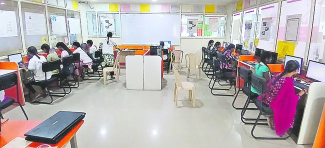 శిక్షణ.. ఉపాధికి నిచ్చెన