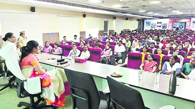 289 మంది పోకిరీలకు కౌన్సెలింగ్