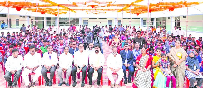 విద్యార్థులను తీర్చిదిద్దే నిలయాలు కేవీలు