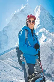 Himachal Pradesh woman becomes 1st Indian to scale Everest with no vision5