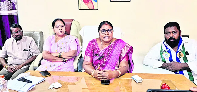 ●ఏ అంశాలూ చర్చించనీయలేదు..