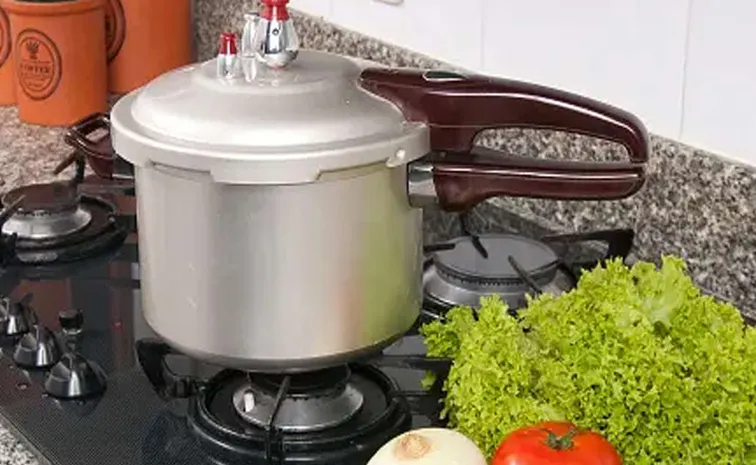 Pressure Cooker: వీటిని అస్సలు కుక్‌ చేయెద్దు!