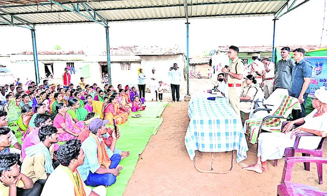చదువుతోనే గిరిజనుల అభివృద్ధి