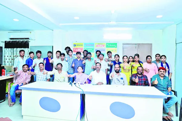బీఆర్క్‌లో శ్రీ చైతన్య  విద్యార్థుల ప్రతిభ