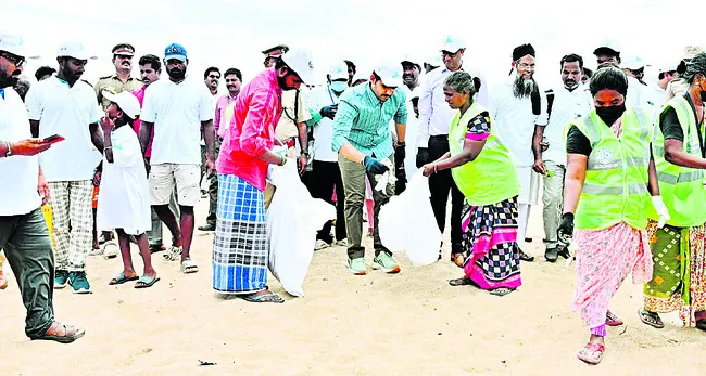 పొన్నేరి మున్సిపల్‌ అధికారులపై చర్యలు 