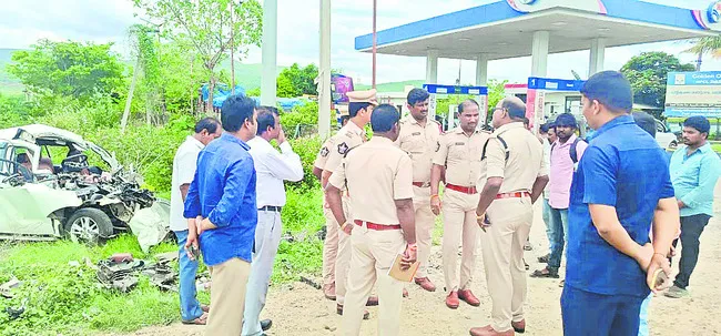 మితిమీరిన వేగమే ప్రమాదానికి కారణం