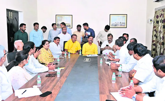 మహానాడును విజయవంతం చేయాలి
