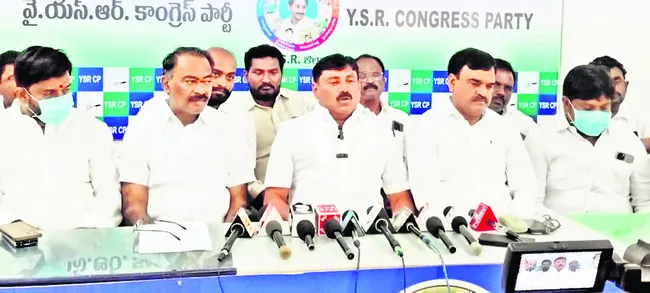 కరోనా విజృంభిస్తుంటే మహానాడా?