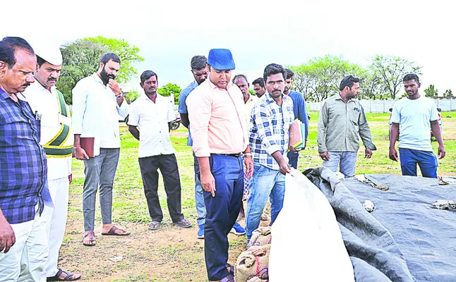 జిల్లాలో మందకొడిగా ధాన్యం సేకరణ 
