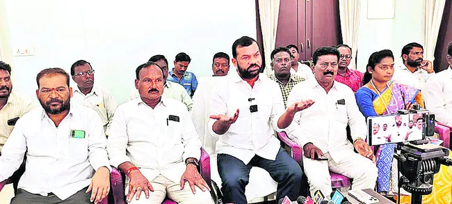 మచ్చలేని నాయకుడిపై నిందలా?