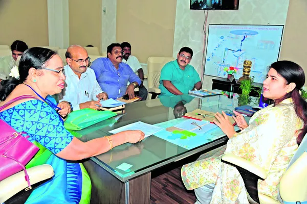 ప్రతి కుటుంబం మరుగుదొడ్డిని ఉపయోగించాలి 
