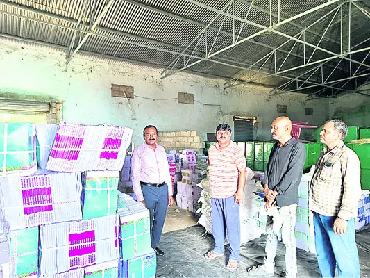 ఫస్ట్‌రోజే పాఠ్యపుస్తకాలు 