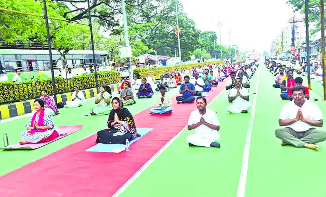 యోగాపై విస్తృతంగా అవగాహన కల్పించాలి