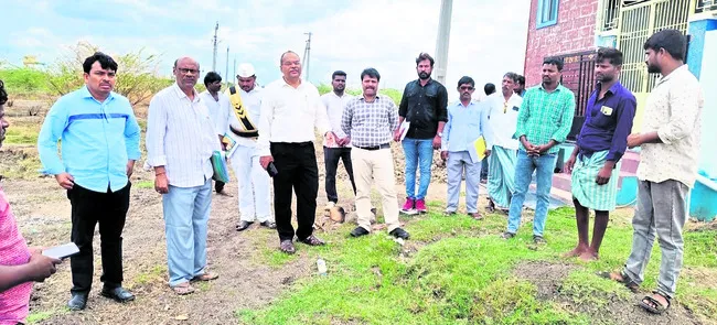 గృహ నిర్మాణాల్లో పురోగతి సాధించాలి