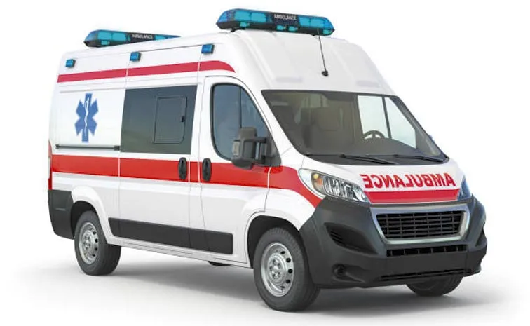 అంబులెన్స్‌ డ్రైవర్‌ అమానుషం