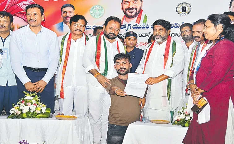 Deputy CM Bhatt Vikramarka Fires on BRS