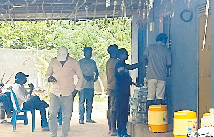 Auction for operating an unofficial belt shop in the village