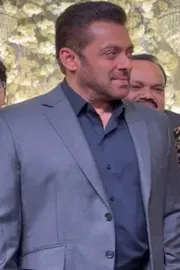 Salman Khan attends friend wedding with Y plus security breach at home6