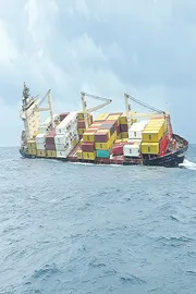 Liberian cargo ship sinks off Kochi6
