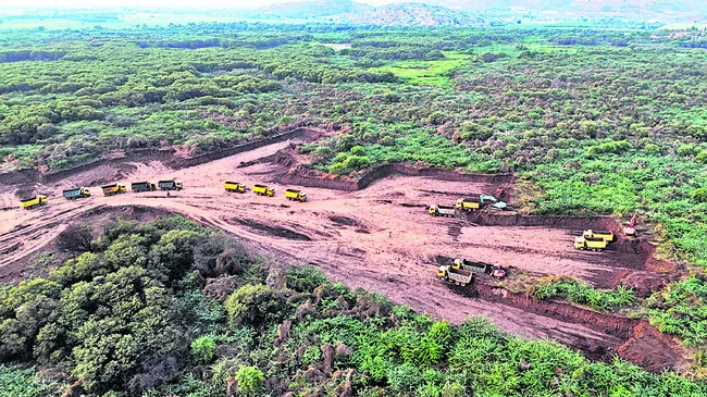 చెరువు మట్టినీ మింగేస్తున్నారు!