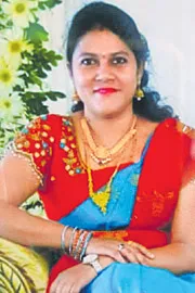 woman ends life Cherlapalli Railway Station  1