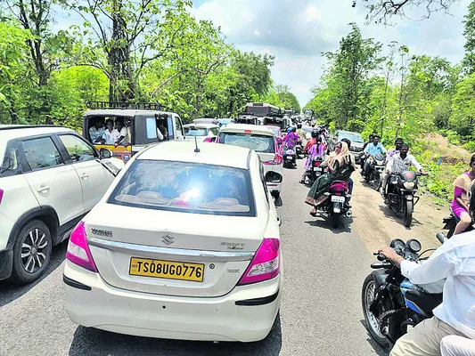పుష్కర మార్గంలో ఫుల్‌ ట్రాఫిక్‌!