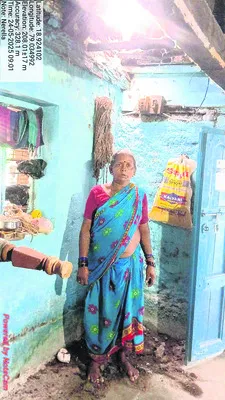 కూలిన ఇళ్లు.. తప్పిన ప్రమాదం 