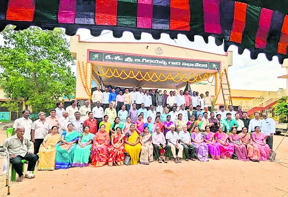 ●   అ‘పూర్వ’ సమ్మేళనం 