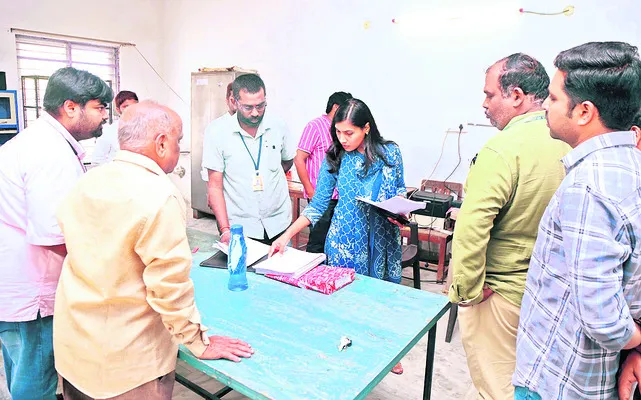 ప్రశాంతంగా గ్రామ పాలన ఆఫీసర్ల పరీక్ష