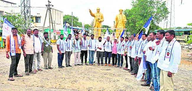 బీసీలకు ప్రాధాన్యం ఇవ్వాలి 