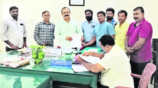 ఆర్టిజన్లపై పనిభారం తగ్గించాలి