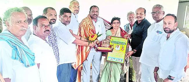 గోపాలకృష్ణ మాస్టారుకు అవార్డు ఆనందదాయకం