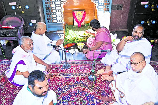 ఆదిదంపతుల ఆర్జిత సేవలకు డిమాండ్