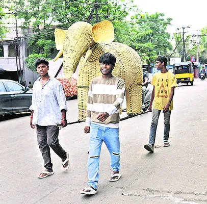 ● ఏనుగమ్మా.. ఏనుగు