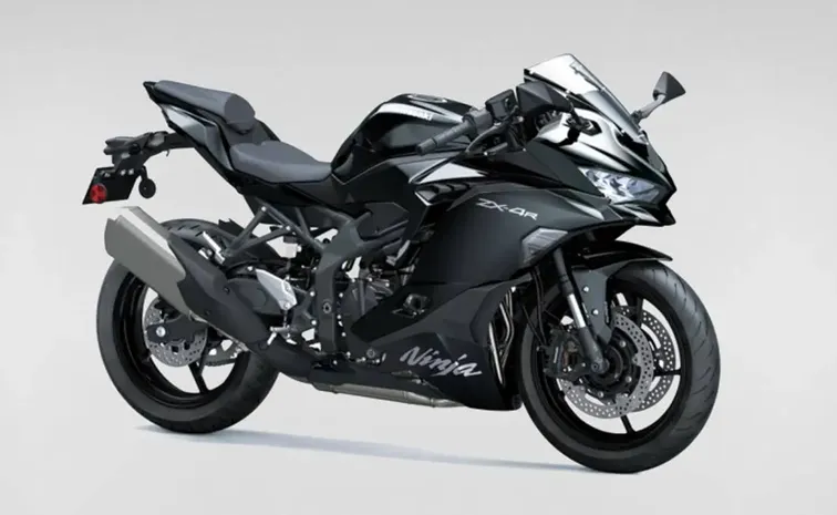 Rs 40000 Discount on Kawasaki ZX 4R in May 2025