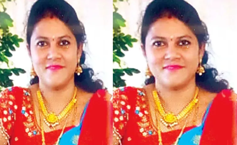 Tragedy Woman slipps between platform and moving train at Cherlapally Railway Station