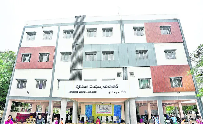 ఆలస్యం వెనుక.. ఆంతర్యమేమిటో?